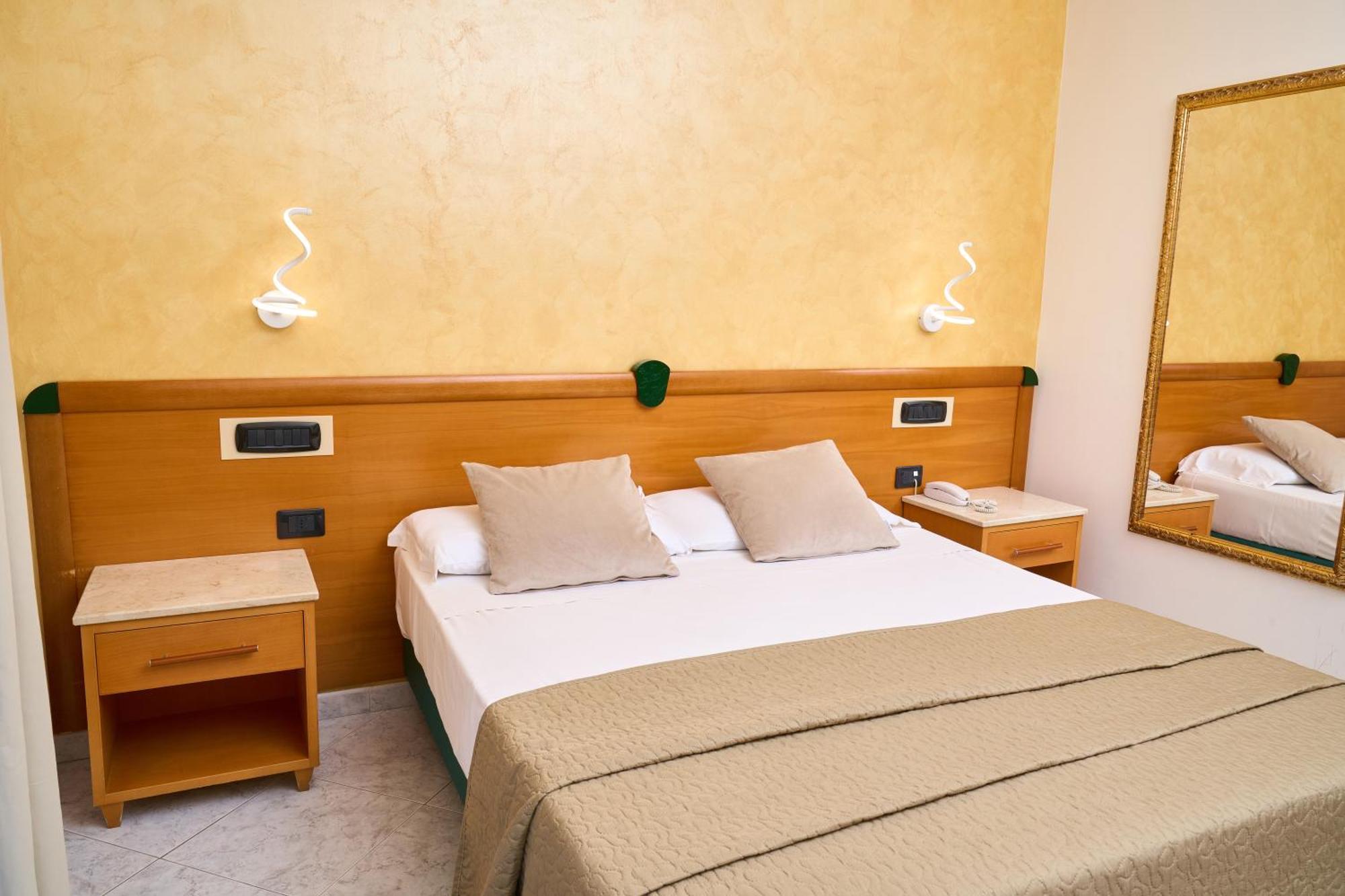 Hotel Miramare Varcaturo Room photo