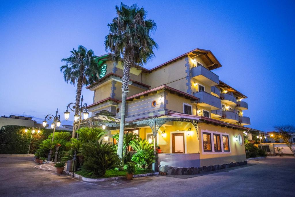 Hotel Miramare Varcaturo Exterior photo