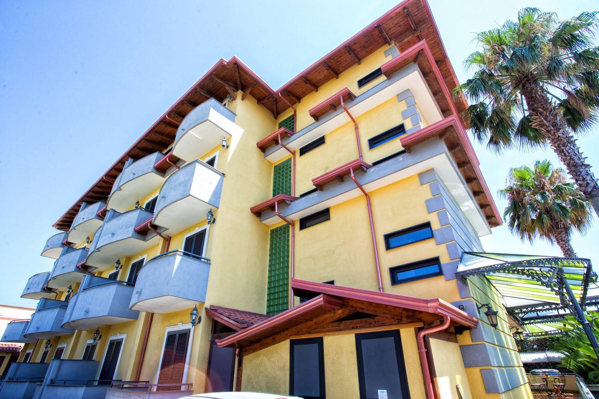 Hotel Miramare Varcaturo Exterior photo